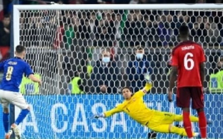 S’Itàlia non resesset a bìnchere contra s’Isvìtzera: 1-1 marigosu cun rigore isballiadu dae Jorginho in su finale