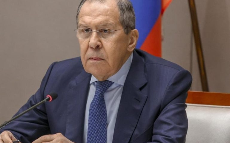 Ucraina-Russia, attesa per i negoziati. Lavrov: «Una soluzione si troverà»