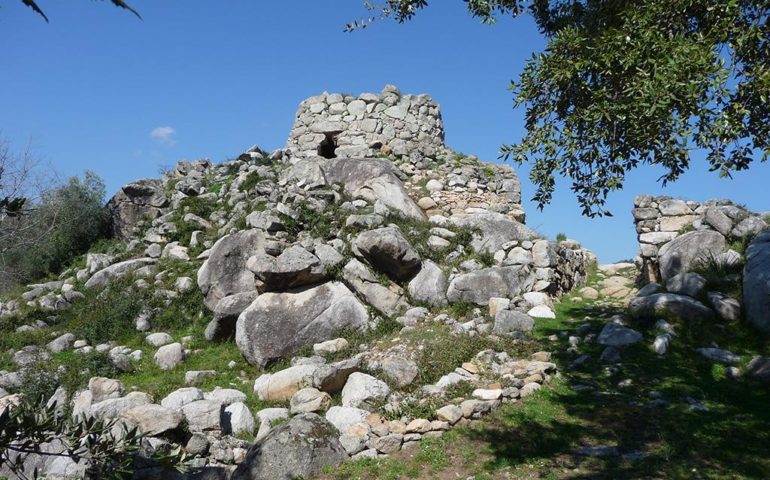 In s’Àrea Archeològica de Irbonu est istada agatada una Dea Mama de 6000 annos