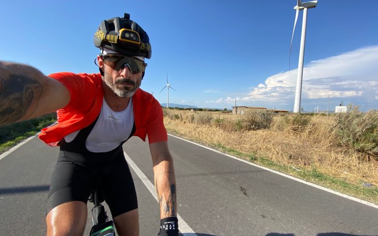 Su biàgiu a ingìriu de sa Sardigna in 4 dies, sa marrania de Matteo Gregòrio