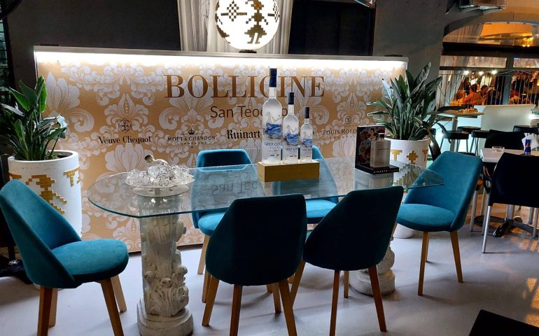 Bollicine, lo storico cocktail bar di San Teodoro dove le notti d’estate hanno il gusto di drink d’autore