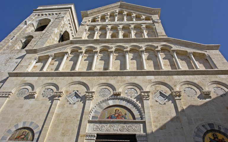 A s’iscoberta de sa Catedrale de Santa Maria in Casteddu e sas capellas suas