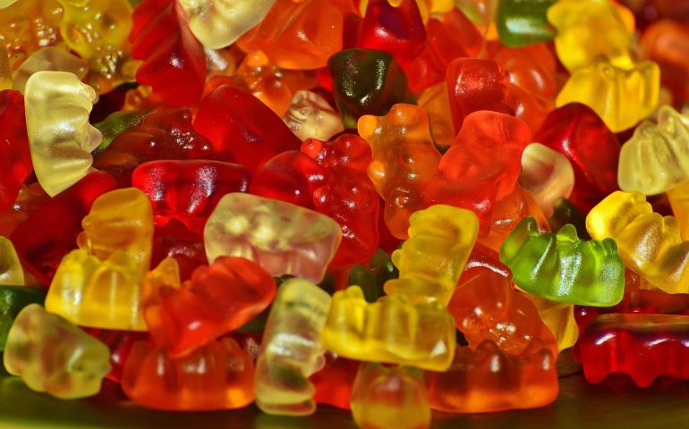 Agatat e torrat assegnu de 4 milliones de sa Haribo: recumpensadu cun 6 pachetes de caramellas