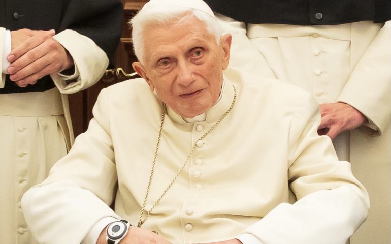 Adiosu a Beneitu XVI, oe sos interros de su Paba emèritu