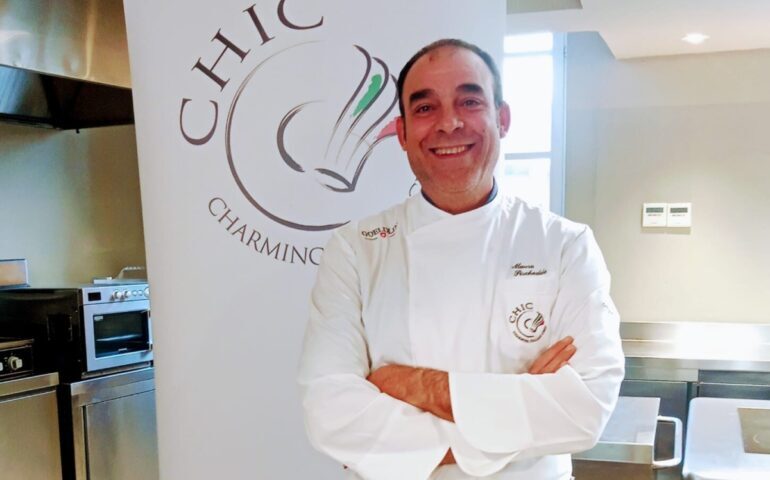S’ogiastrinu Mauro Pischedda intrat in s’assòtziu “Charming Italian Chef”
