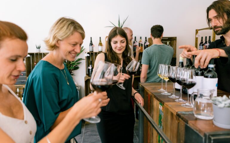 Cannonau: su binu zovanu e modernu chi abbaidat a su tempus benidore