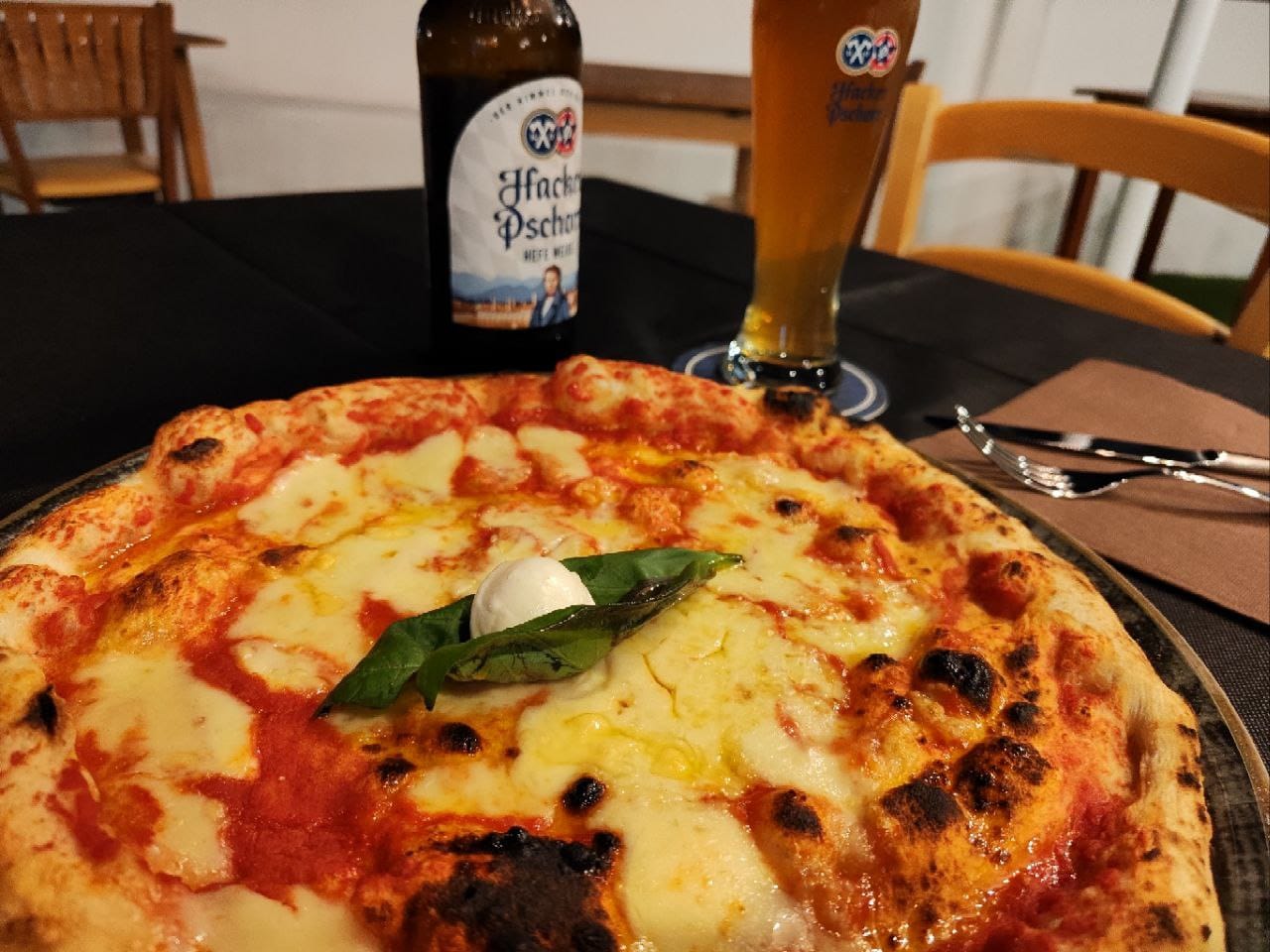 Da Napoli a San Teodoro in un… Attimo alla scoperta del barpizzeria