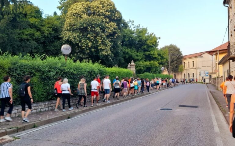 Il sindaco è sovrappeso: tutto il paese corre con lui per aiutarlo a dimagrire