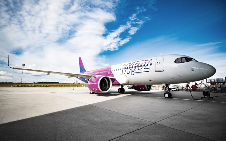 “All You Can Fly”, per volare tutto l’anno a 499 euro: l’innovativo abbonamento della compagnia Wizz Air