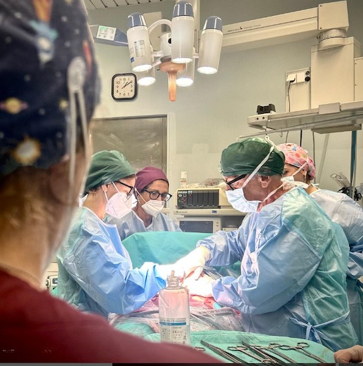 Operazione al policlinico di bari, salve madre e bimba