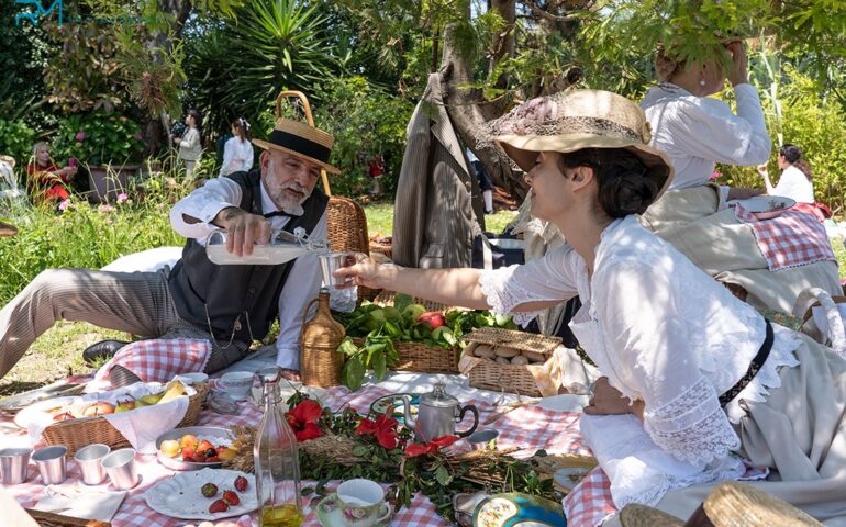 Casteddu torrat a bivere sa situassione bohemien cun sa “Grande Jatte”