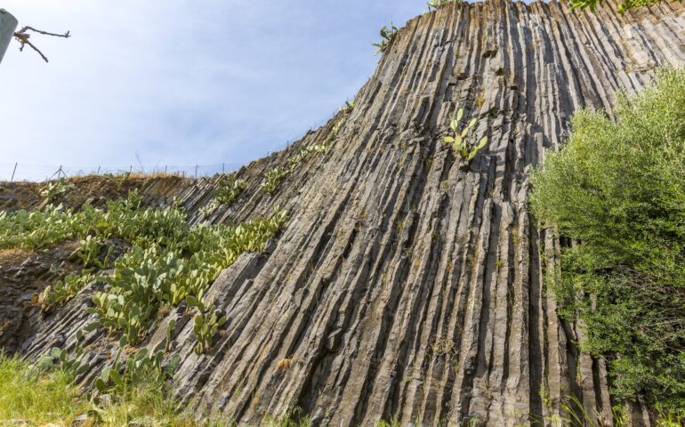 In Sardegna c’è un monumento naturale con colonne di basalto simili alle canne di un organo: dove ci troviamo?