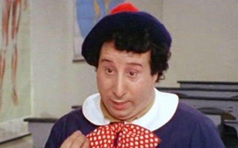 Addio ad Alvaro Vitali, il comico che fischiava come un merlo e faceva ridere l’Italia senza vergogna