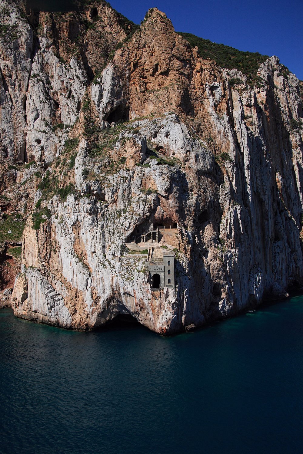 Porto Flavia dal mare