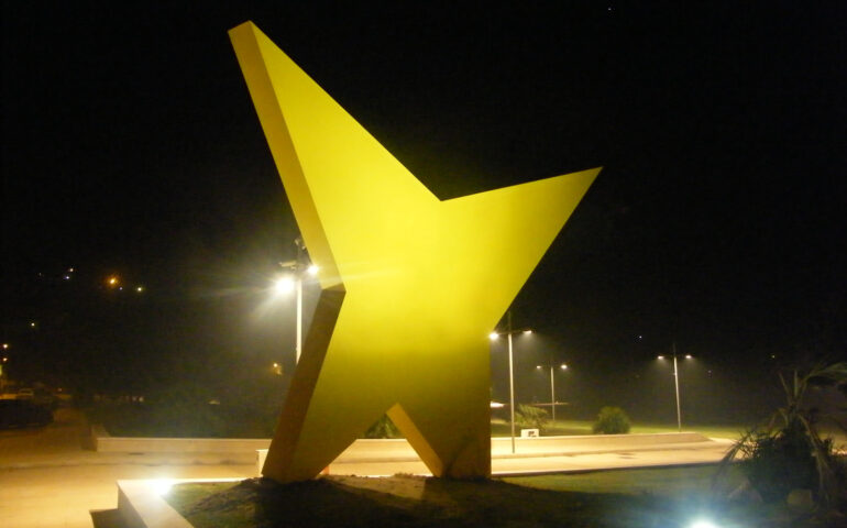 Su logu de s’iscultura: s’istravanadu museu chentza barras ‘e muru de sa Sardigna.