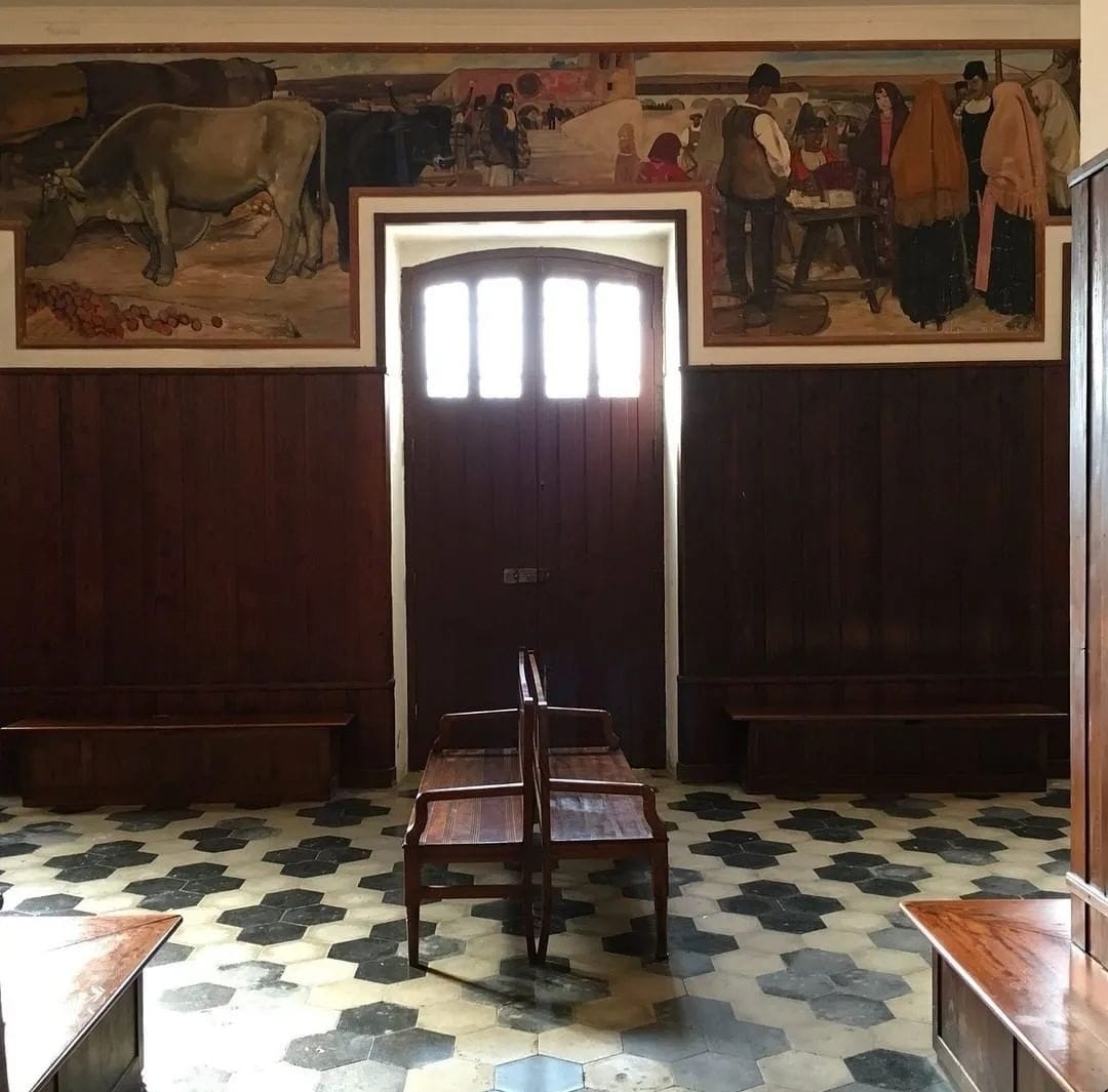 La stazione con le opere d'arte