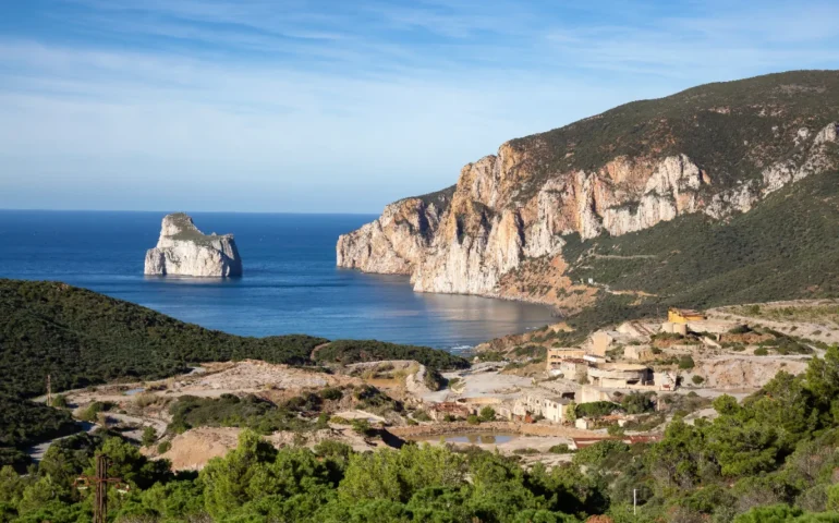Masua, dae sa miniera a su mare: una bidda intre istòria e natura in Sardigna