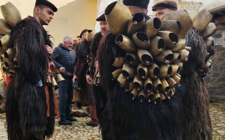 Carrasegare de Mamujada: intre istoria, ritos e caratzas de milli annos