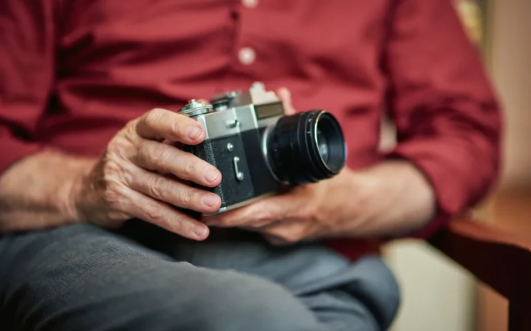 Mario Pes: sa Sardigna contada po mesu de sa mirada de s’arte fottograffica