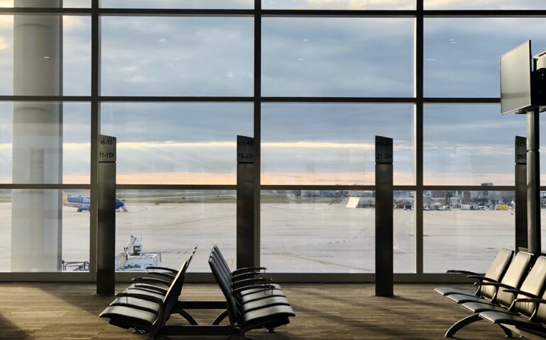 Passizeris italianos inciassados in Dubai: si chircant bolos po los faghere torrare