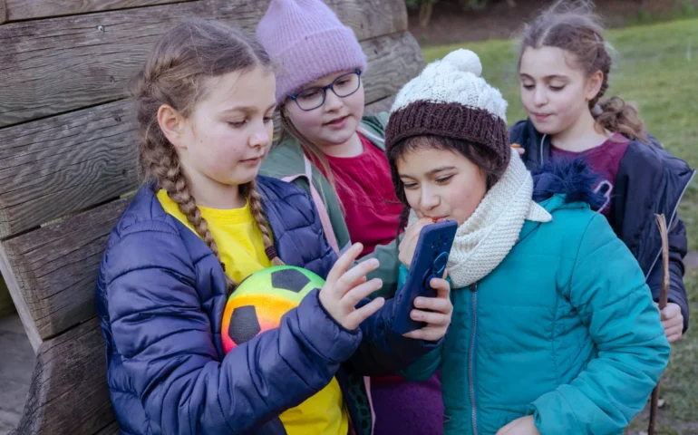 Social e giovani, Google e Meta ritenute responsabili della dipendenza