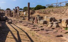 Viaggio tra i tesori archeologici del sassarese: dall’enigmatico altare di Monte d’Accoddi alla misteriosa necropoli di Anghelu Ruju