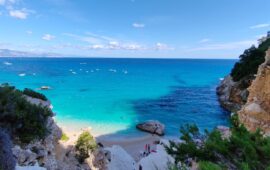L’escursione a Cala Goloritzè: verso il Paradiso attraverso gli scenari della Sardegna più autentica e selvaggia
