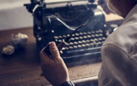 scrittore macchina da scrivere pipa
