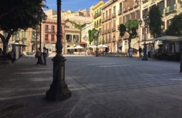 Piazza yenne perchè si chiama così