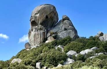 teschio di pietra a monte longu