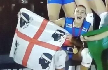 Alessia Orro guida l’Italia sul tetto del mondo e porta i Quattro Mori sul podio