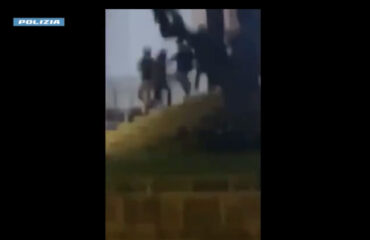 Un frame del video della mega rissa