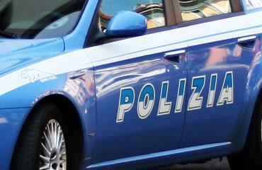 Un'auto della polizia