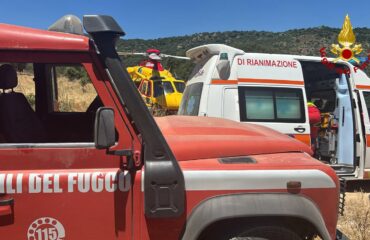 Lollove, scontro auto moto PH Vigili del Fuoco